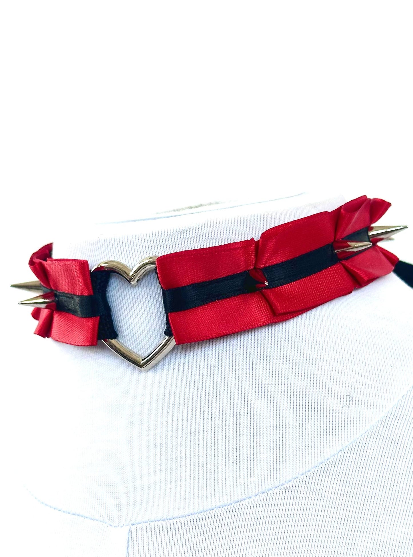 Love Thorn Choker Red RFS