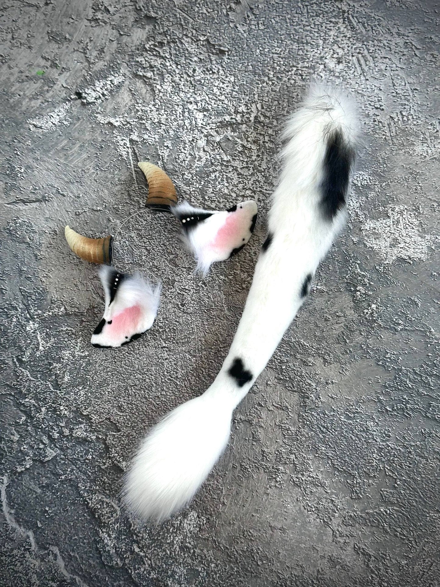 Cow Ears and Tail Set RFS