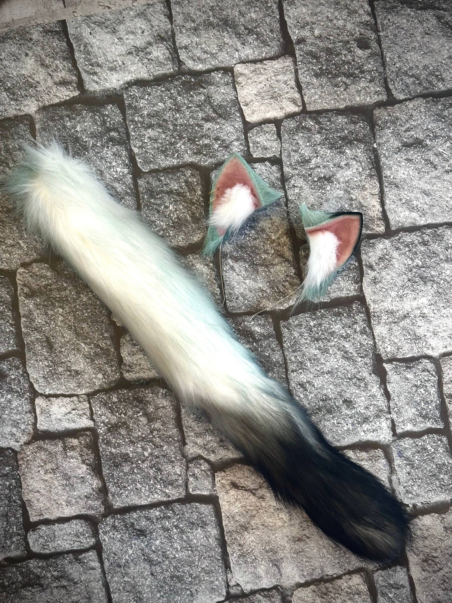 Yanineko  Ears and Tail Set